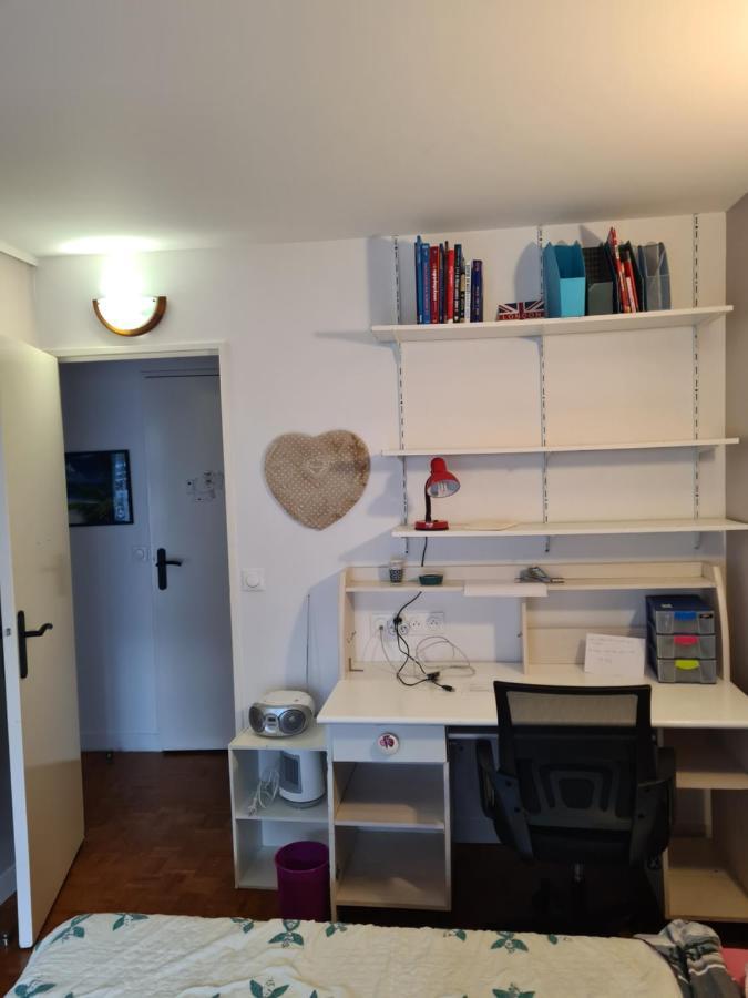 Chambre De 11 M2 Avec Balcon Parigi Esterno foto