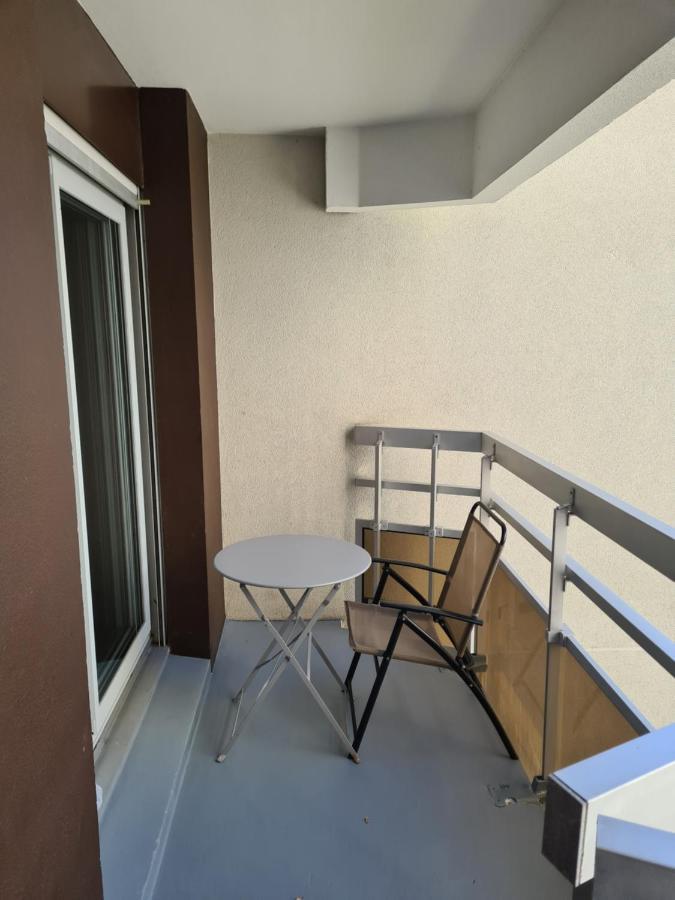 Chambre De 11 M2 Avec Balcon Parigi Esterno foto