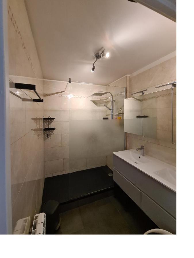 Chambre De 11 M2 Avec Balcon Parigi Esterno foto